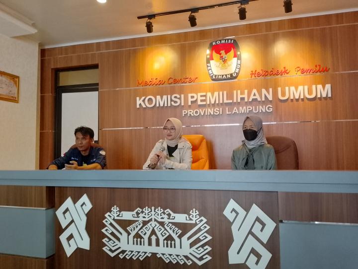 Persyaratan Dukungan Diserahkan Jihan Nurlela Chalim ke KPU LampungÂ 